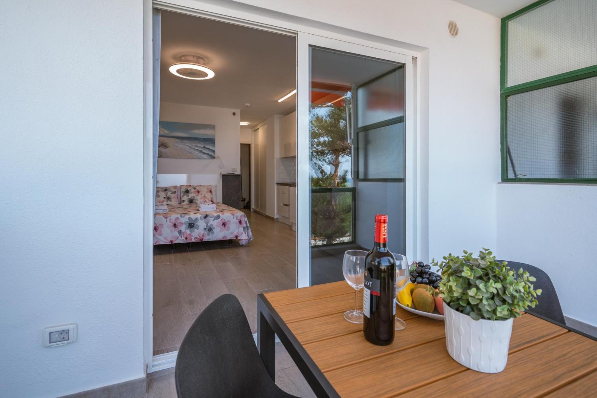 Go2Tenerife Apart'Dida Pool & First Line Of The Sea Los Cristianos  Exterior photo